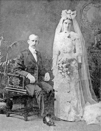 Axel and wife wedding photo levels and threshold.psd (002)